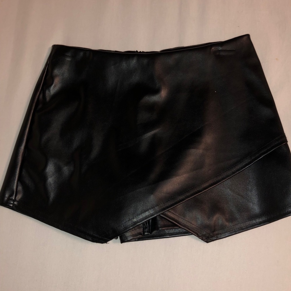 Faux leather skort